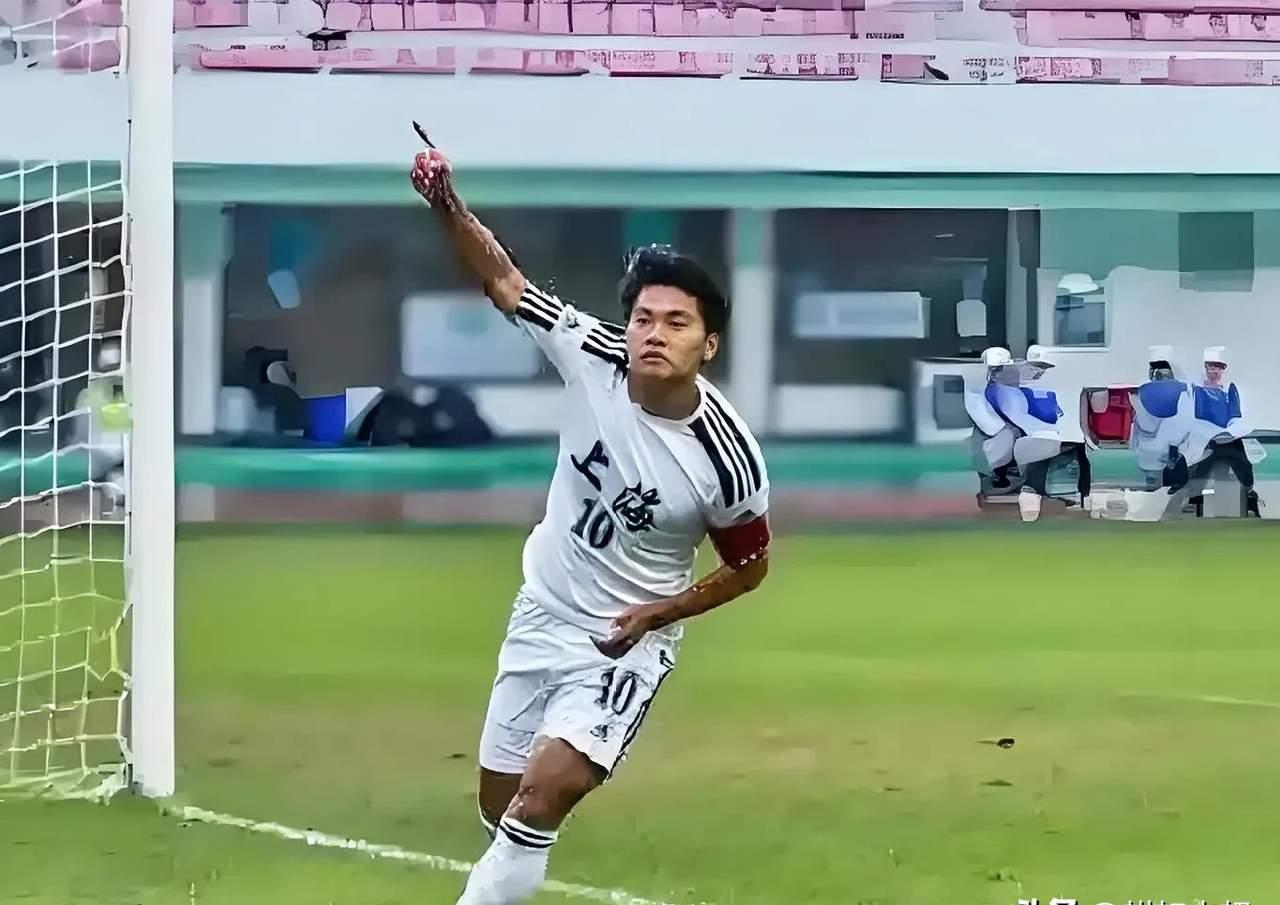 曝19岁蒯纪闻入选国足！上交护照将踢东亚杯，已圈定50人初选名单的简单介绍