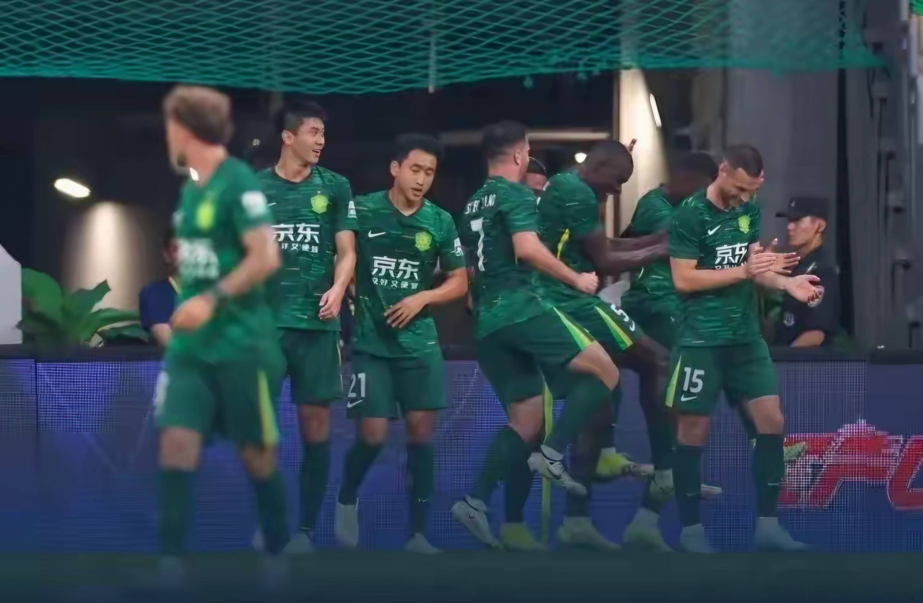 1-0！国安反超申花、蓉城登顶不可怕，可怕的是塞蒂恩的赛后发言(国安9比1申花阵容)