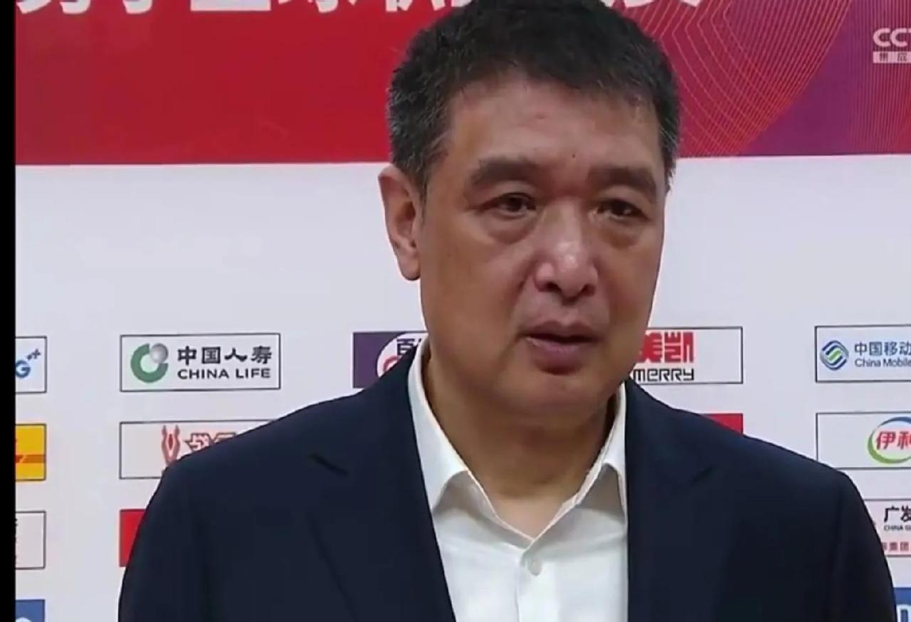 北控闵鹿蕾因个人原因辞职聘请张庆鹏担任主教练的简单介绍